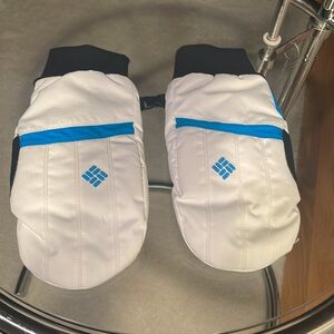 ❄️☃️NWOT Columbia Snow Mittens
